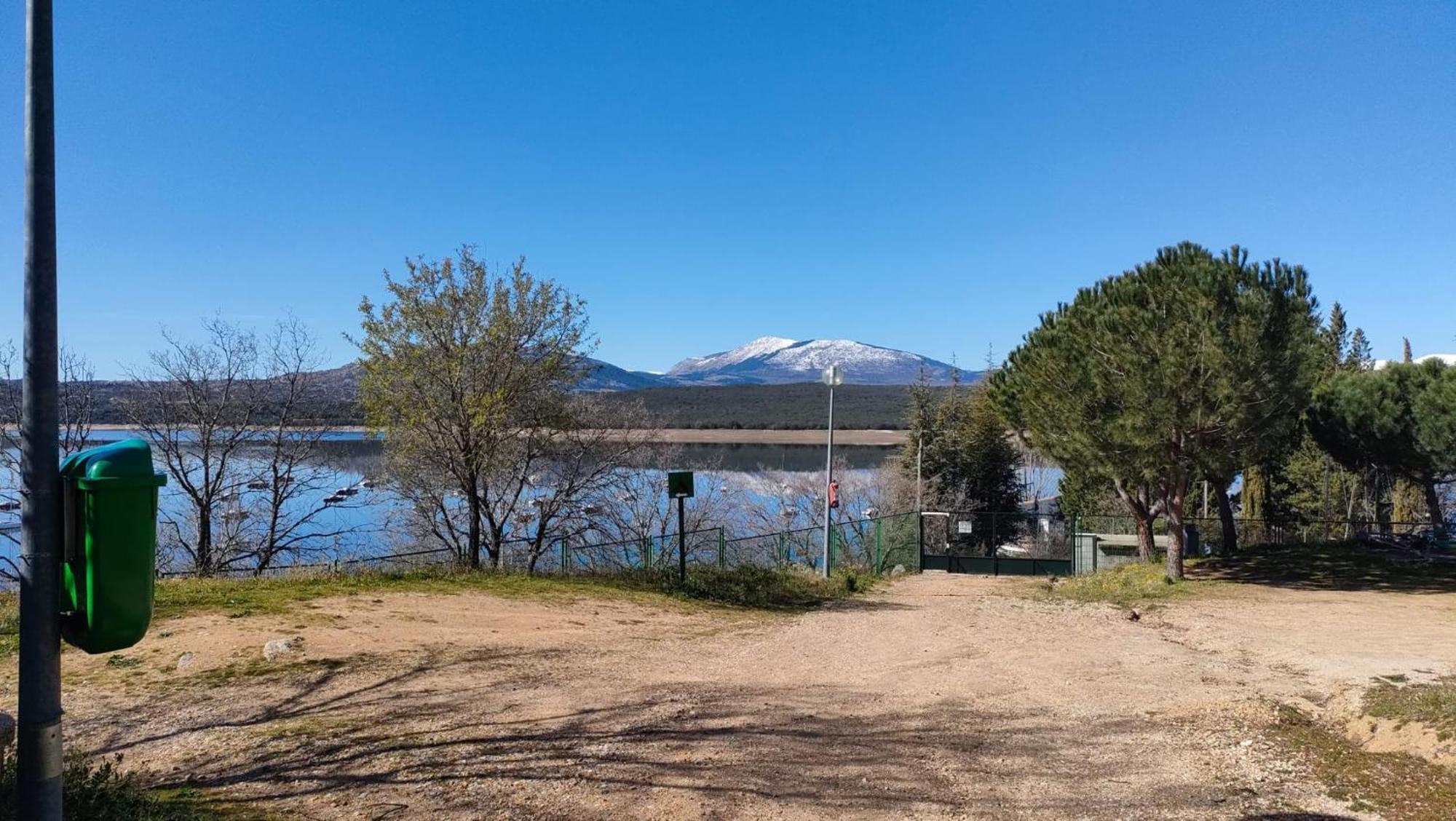 Camping De Cervera De Buitrago Exteriér fotografie