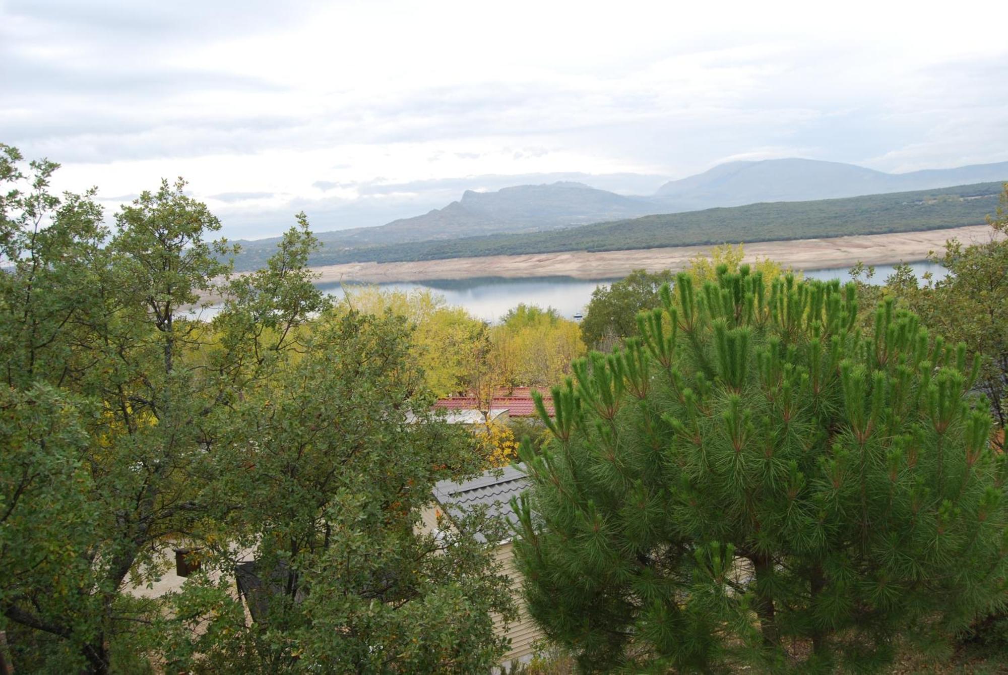 Hotel Camping De Cervera De Buitrago Exteriér fotografie