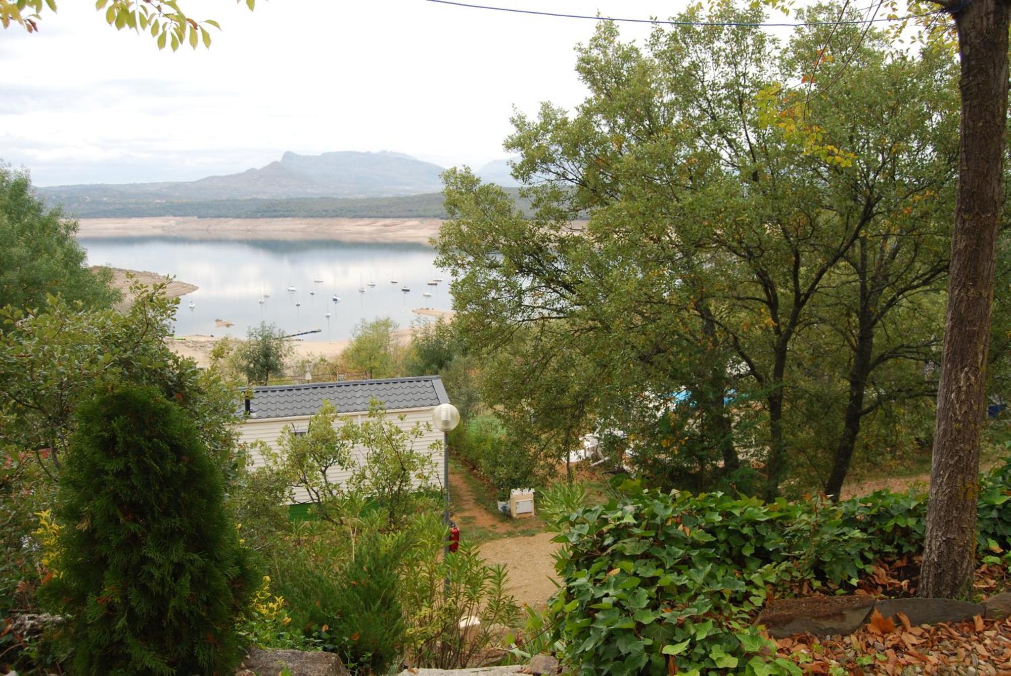 Camping De Cervera De Buitrago Exteriér fotografie