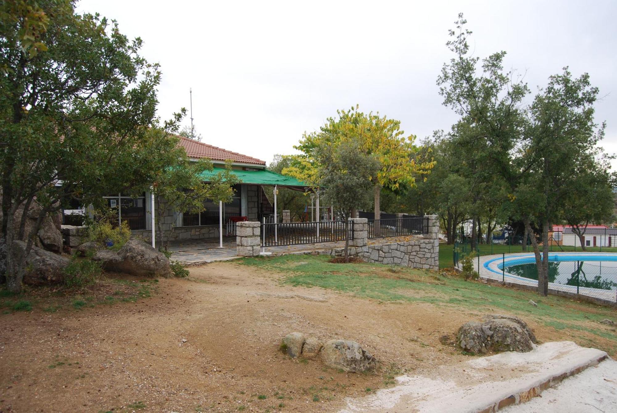 Hotel Camping De Cervera De Buitrago Exteriér fotografie