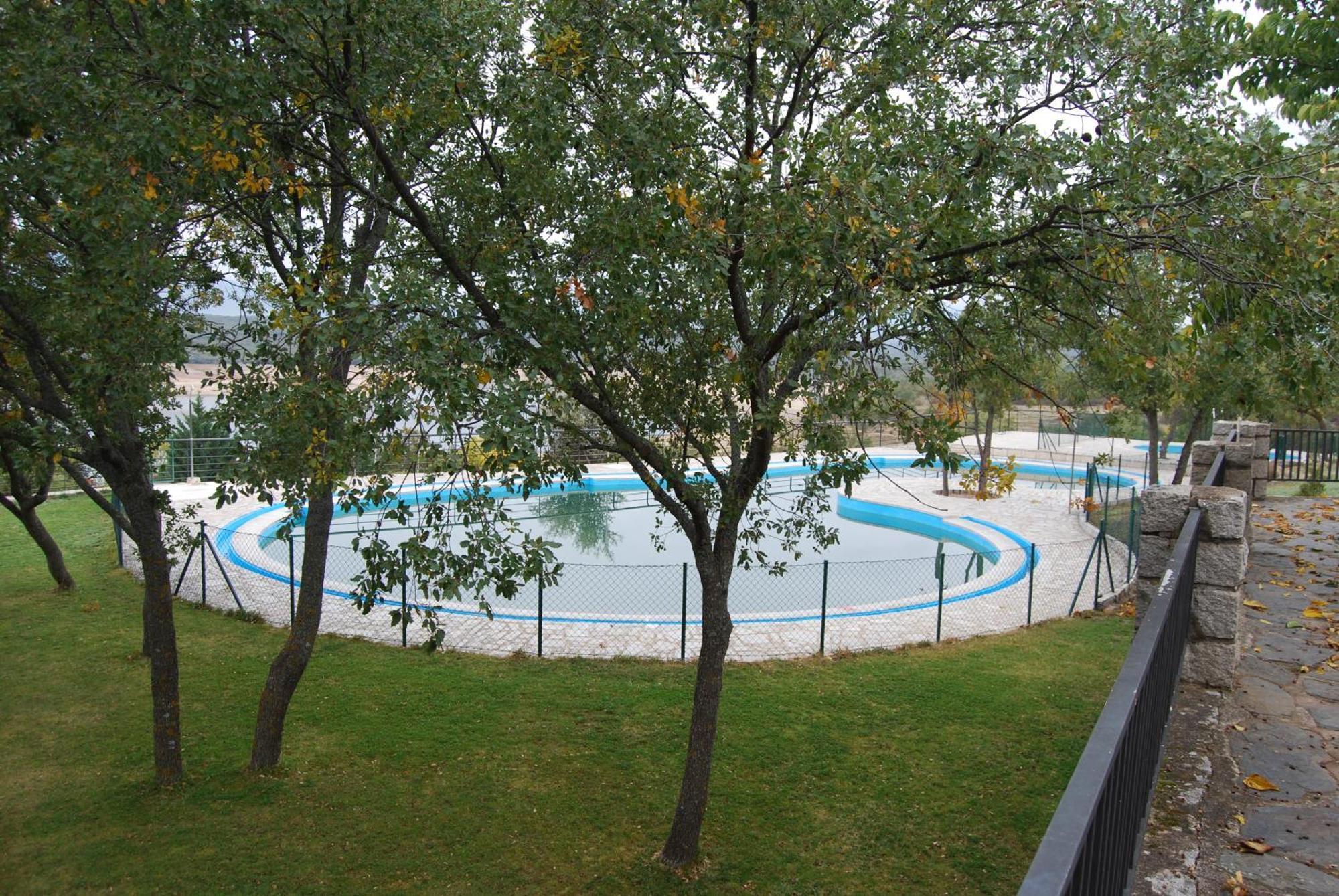 Camping De Cervera De Buitrago Exteriér fotografie