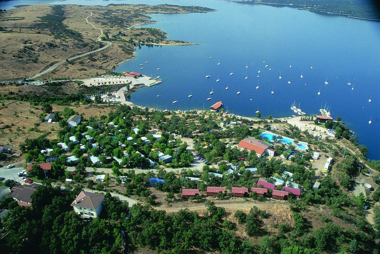 Camping De Cervera De Buitrago Exteriér fotografie